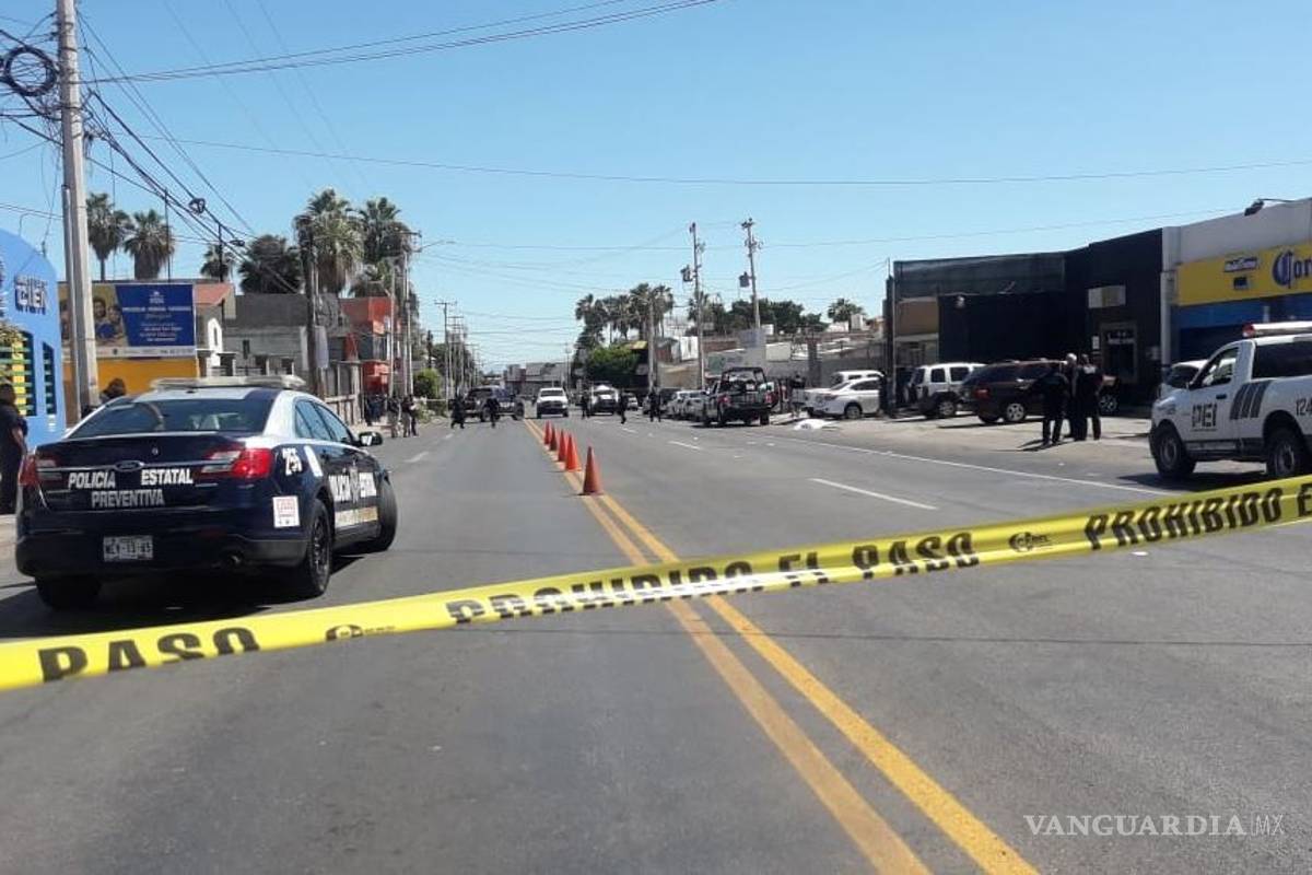 Hombres armados emboscan a policías en Sonora; dos heridos