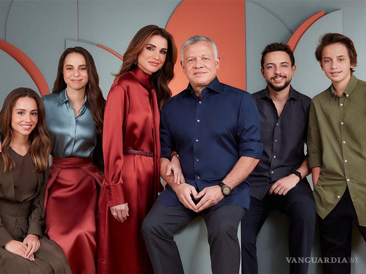 $!De la Reina Isabel II al Gran Duque Guillaume, las mejores postales navideñas de la familia real