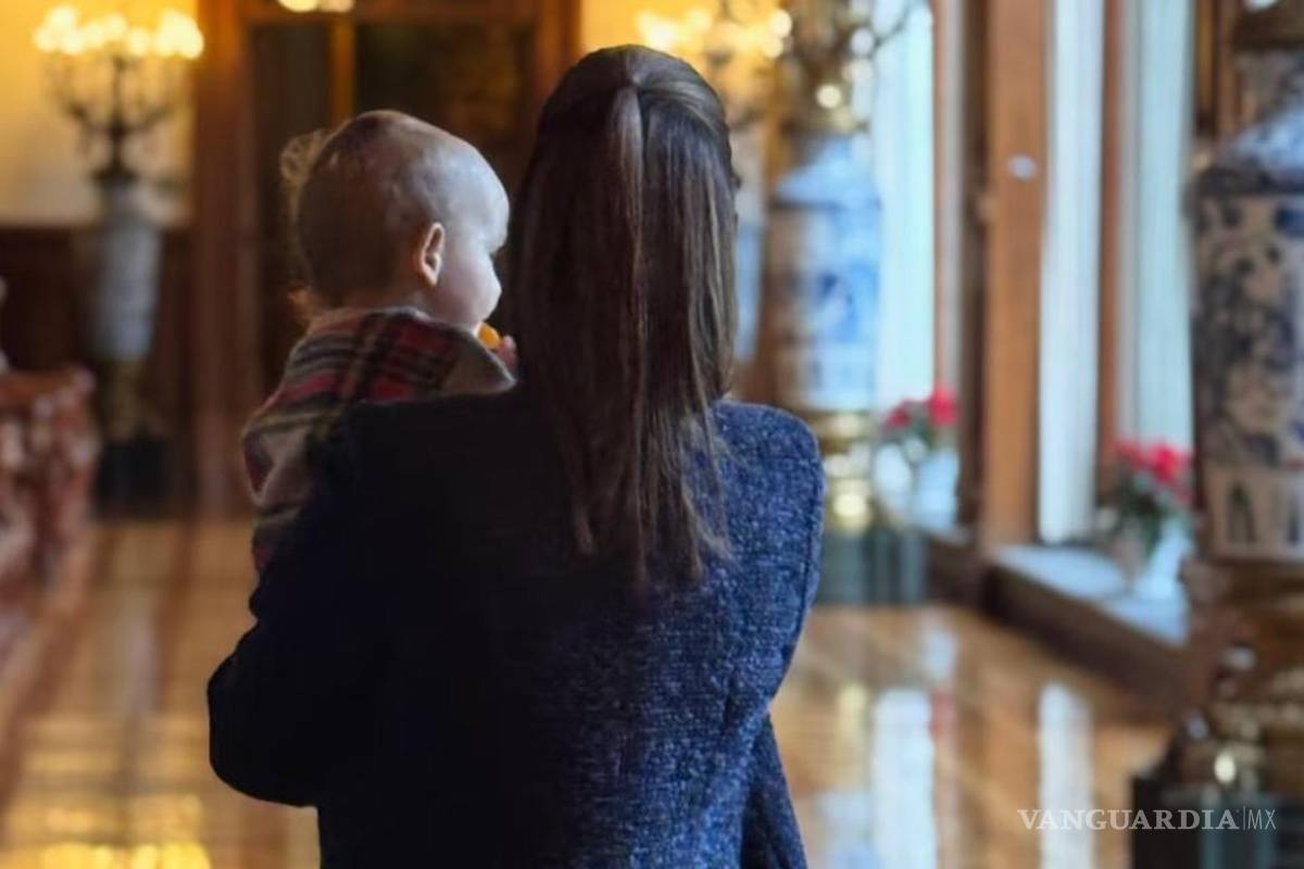 Presume Sheinbaum foto cuidando a su nieto