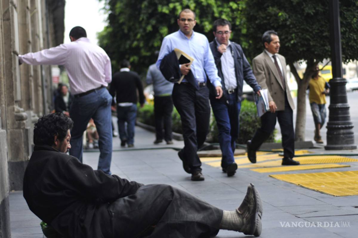 En México los pobres viven con cien pesos al día; los ricos, con 18 veces más