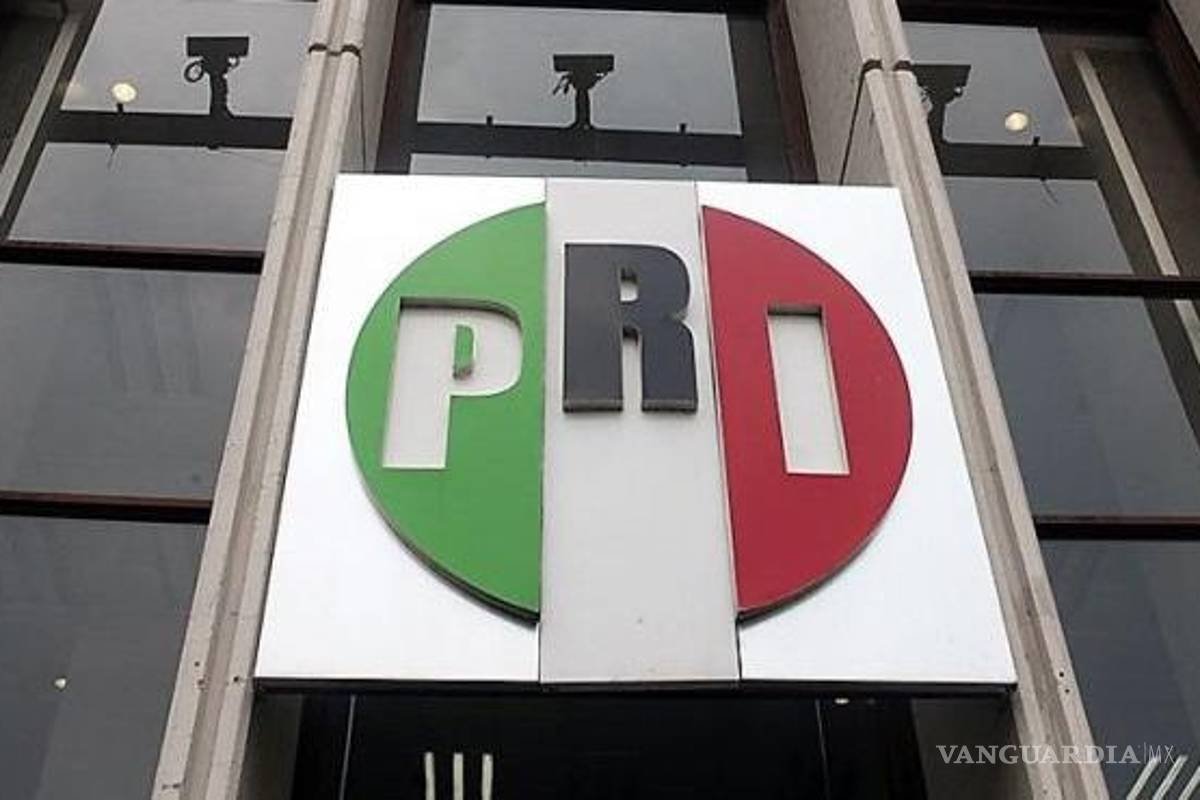 Morena quiere quitarle al PRI sus colores, los de la bandera