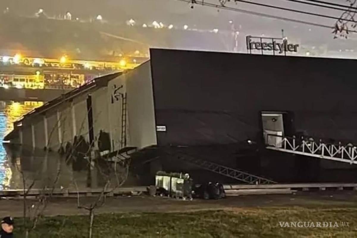 ¡Se les acabó la fiesta! Se hunde barco discoteca en Belgrado, con más de 100 personas