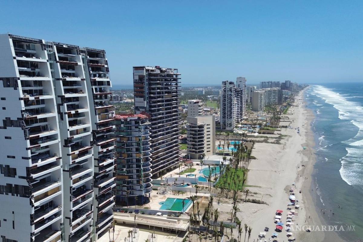 Urgen rescatar a Acapulco ante desastres y crimen