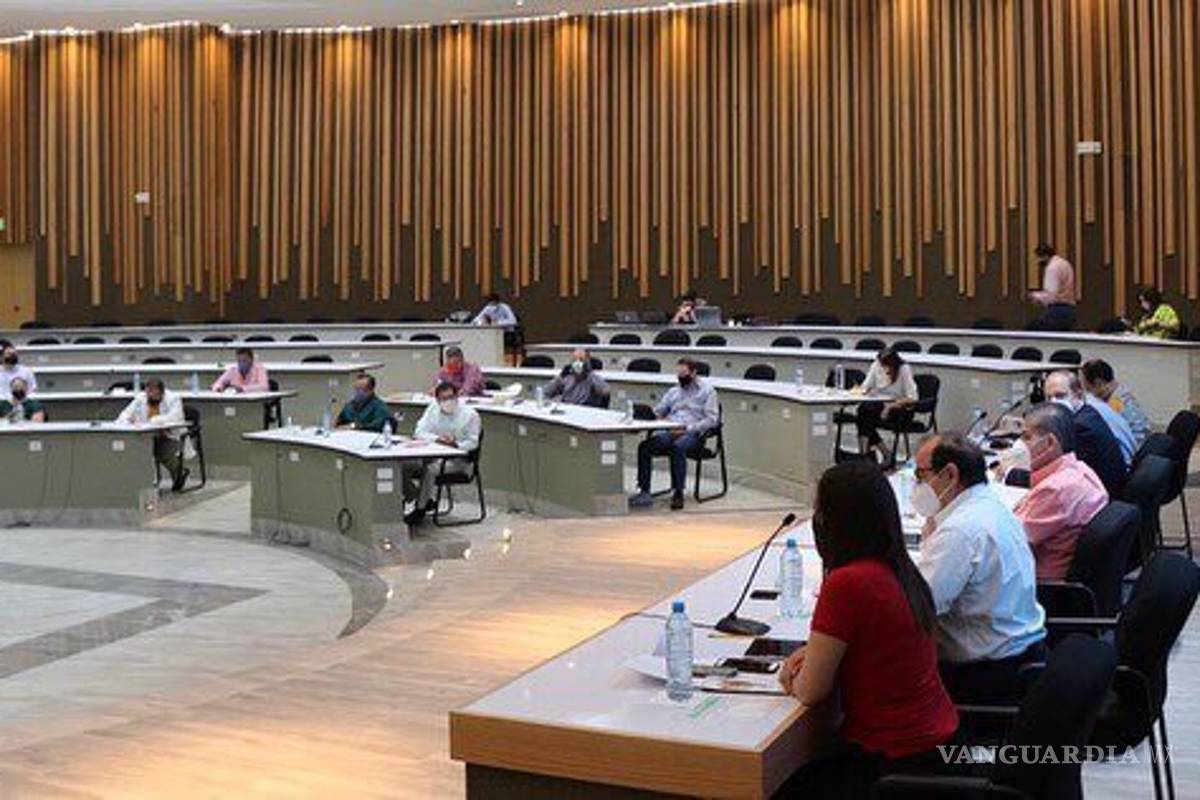 Llama Miguel Riquelme a cámaras de comercio en Coahuila a no provocar aglomeraciones