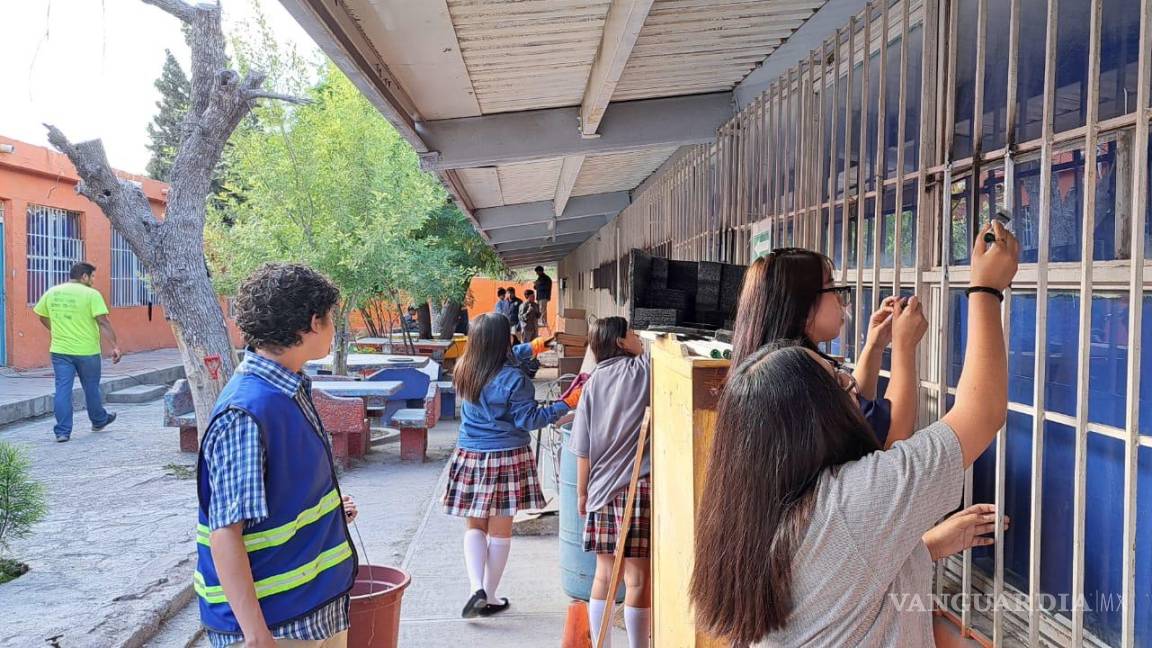 Alumnos de Cecytec apoyan en la mejora de instalaciones de primaria en Frontera