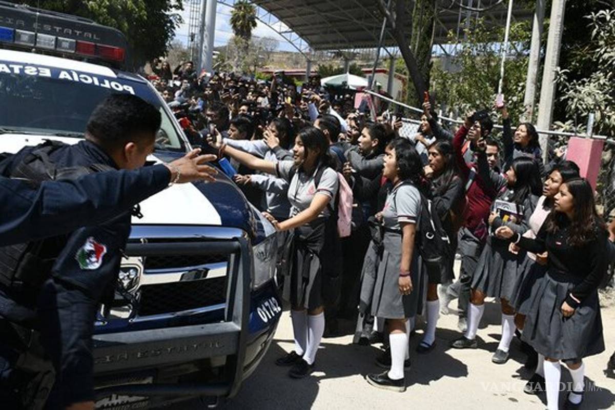 Suspenden a 17 trabajadores de bachillerato por acoso contra estudiantes en Oaxaca