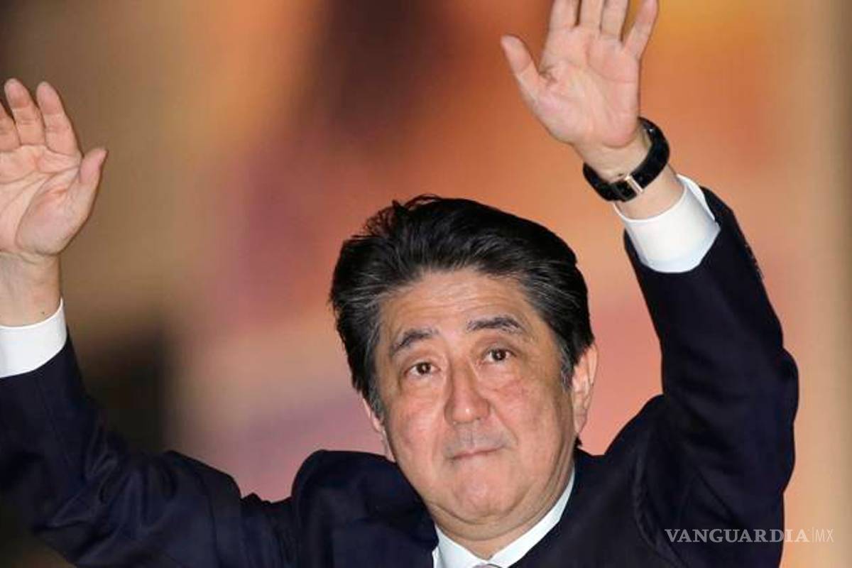 Abe logra una fácil reelección en comicios de Japón