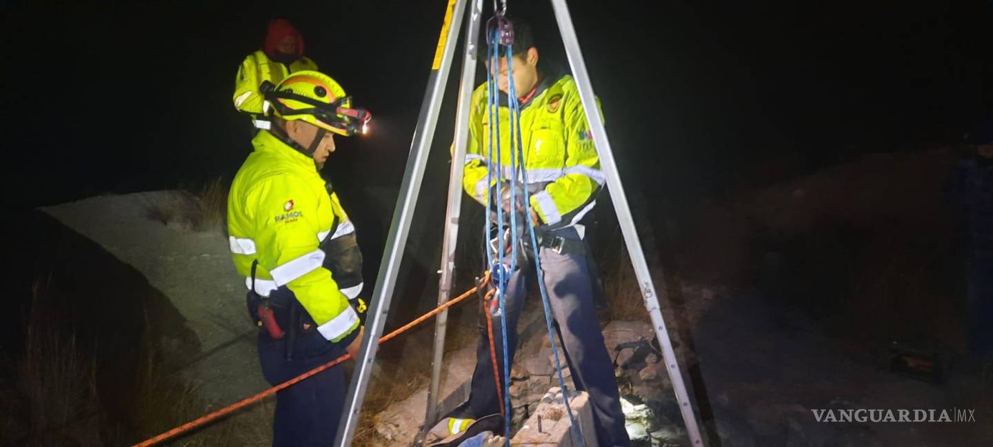 $!Elementos de Protección Civil y Bomberos trabajaron durante la madrugada para controlar el siniestro en un 98%, evitando una tragedia mayor.