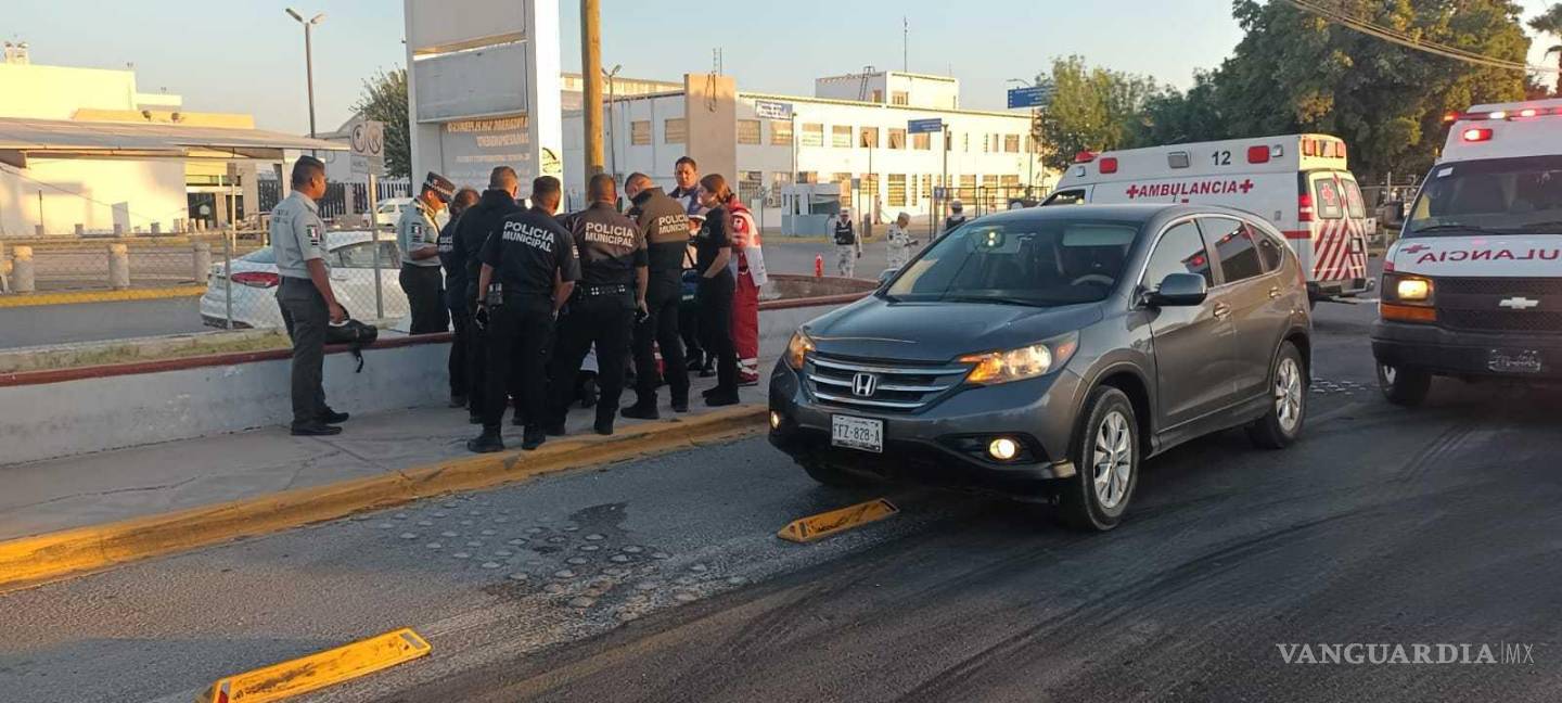 $!El hombre presentaba tres disparos en el pecho, mientras que a la mujer se la apreció una herida de arma de fuego en la pierna izquierda, con fractura expuesta.