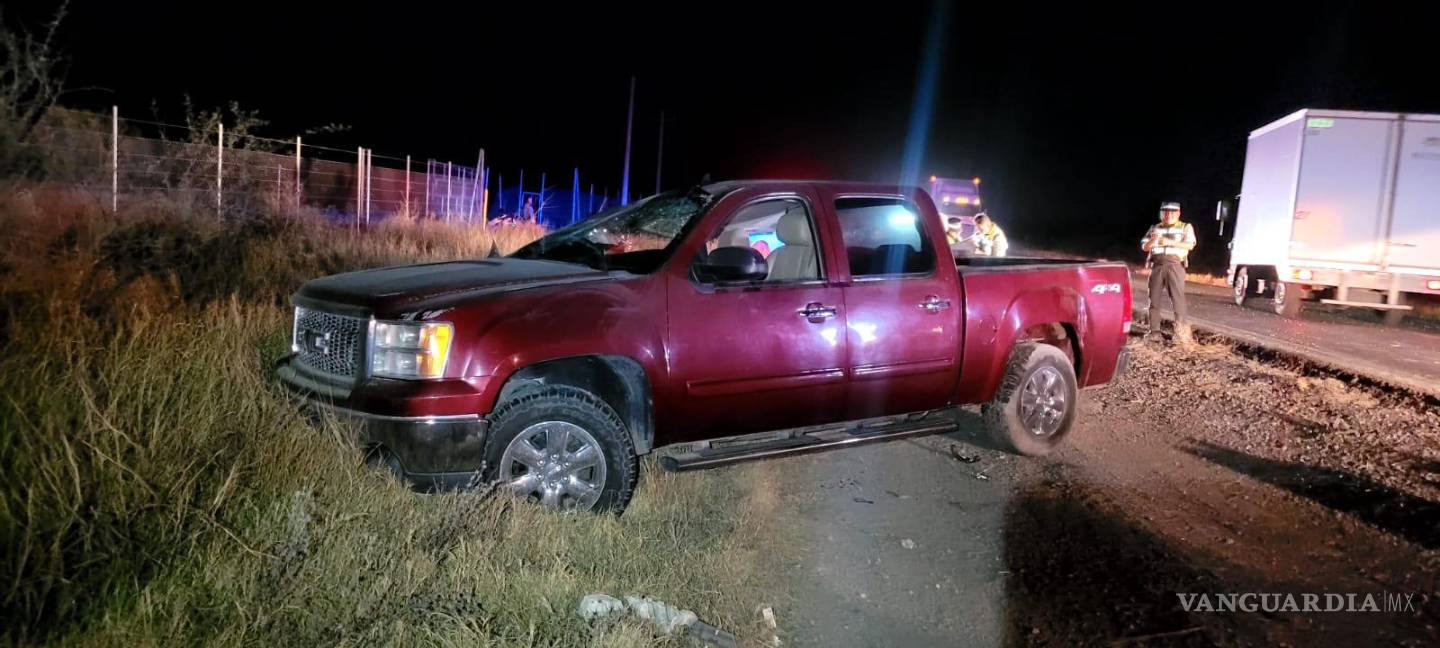 $!Paramédicos de la Cruz Roja llegaron al lugar, pero la mujer ya no contaba con signos vitales.