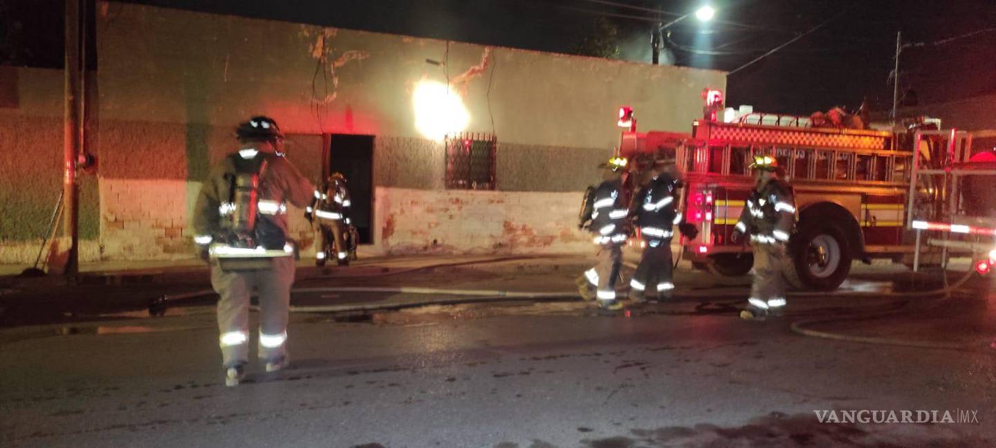 Incendio consume vivienda de adulto mayor en el Centro de Saltillo
