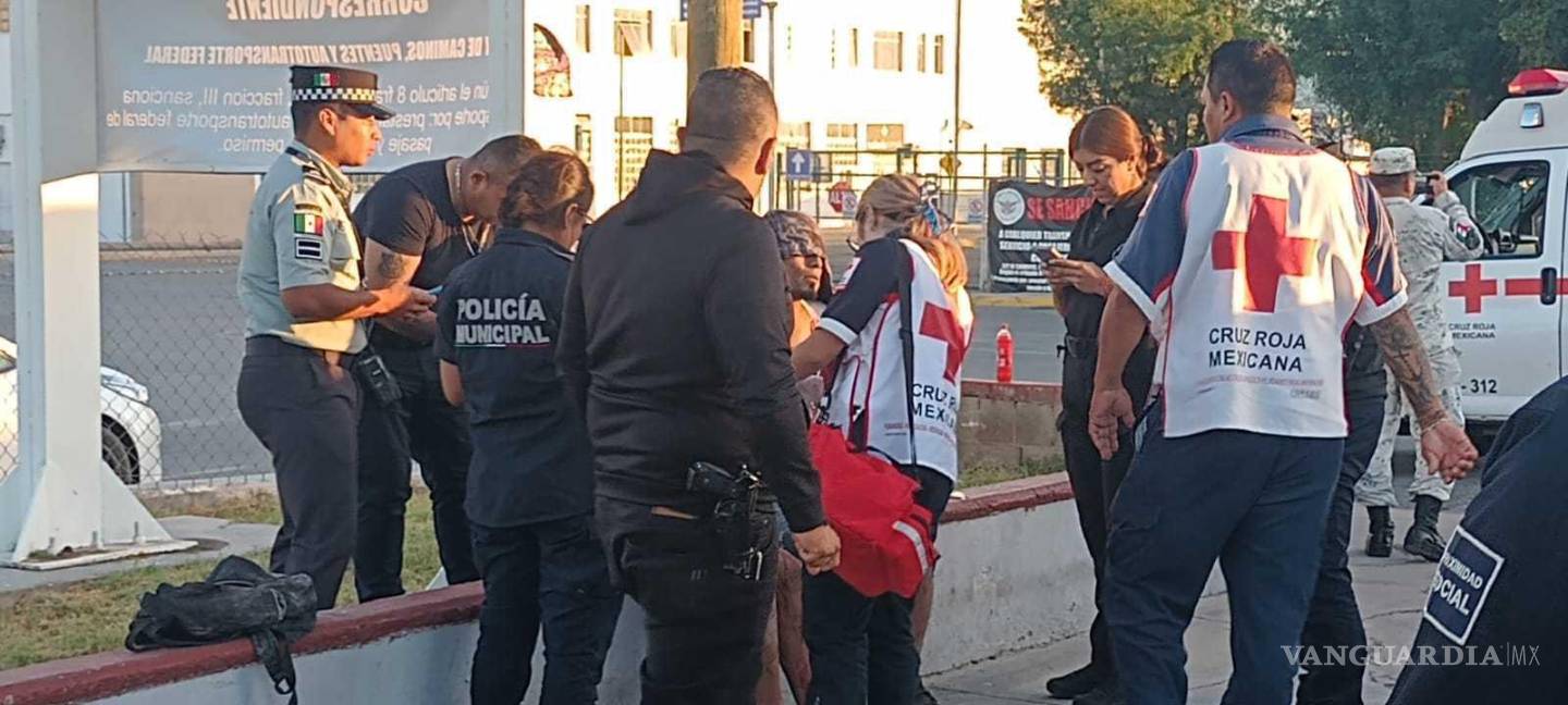 $!Paramédicos proporcionaron atención y trasladado a los lesionados al Hospital General de Torreón.