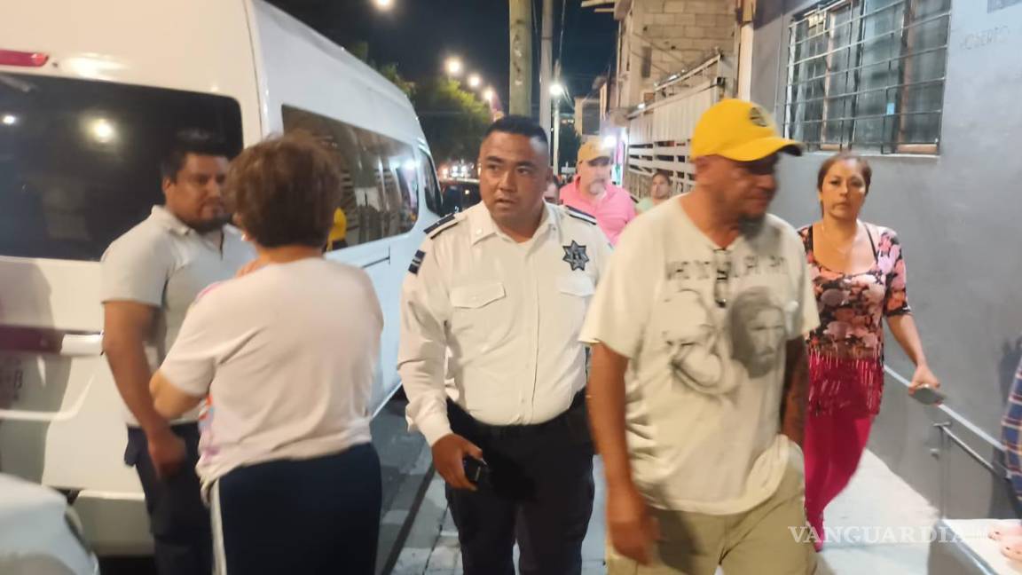 Par de sujetos agrede a adolescente por creer que se robaba un auto, en la colonia Urdiñola de Saltillo; los detienen