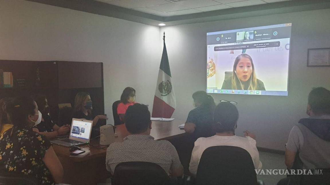 Registro Civil de Coahuila recibe curso de lengua de señas