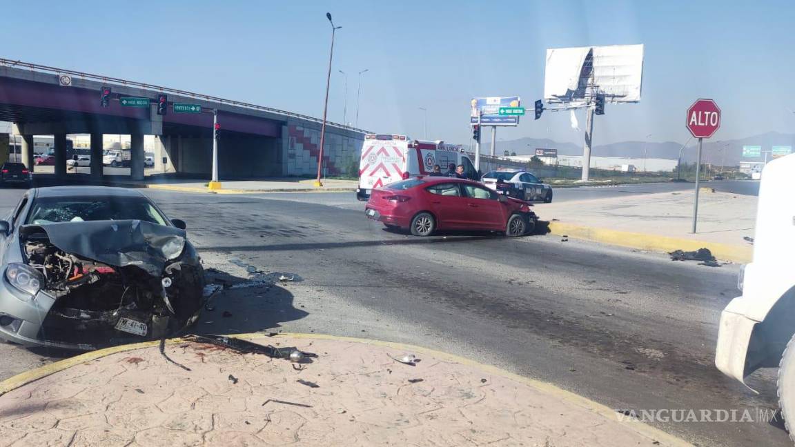 Mujer resulta herida tras accidente en el libramiento, en Saltillo