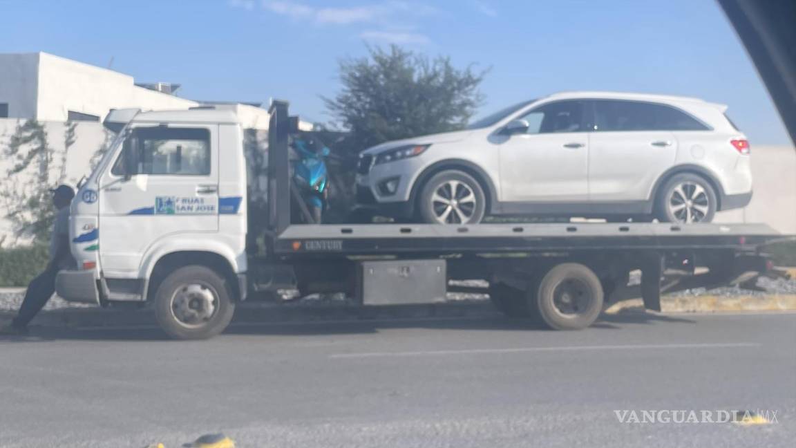 Veloz conductora embiste a motociclista, al norte de Saltillo