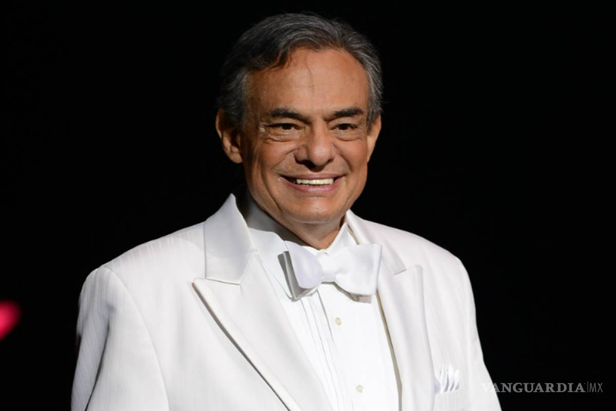 Los famosos le lloran a José José