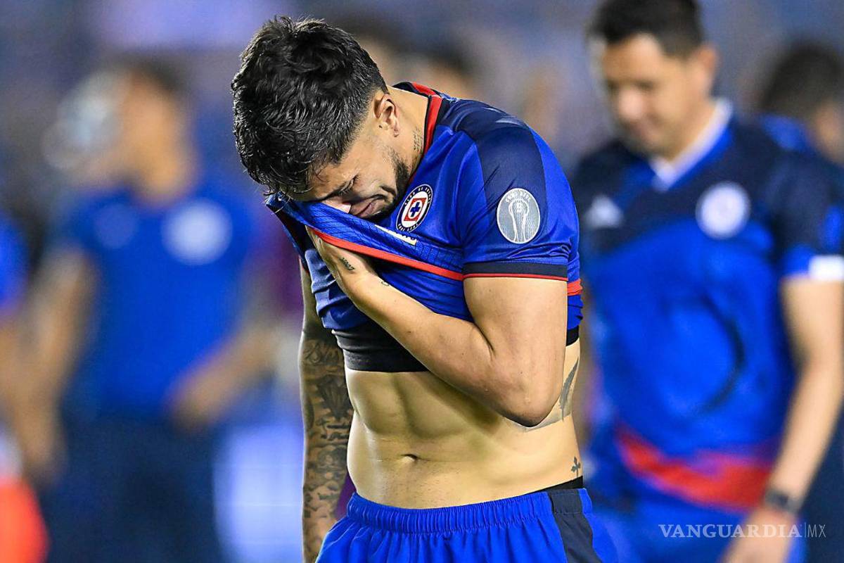 Carlos Salcedo deja entrever su salida de Cruz Azul tras la derrota en la Final ante América