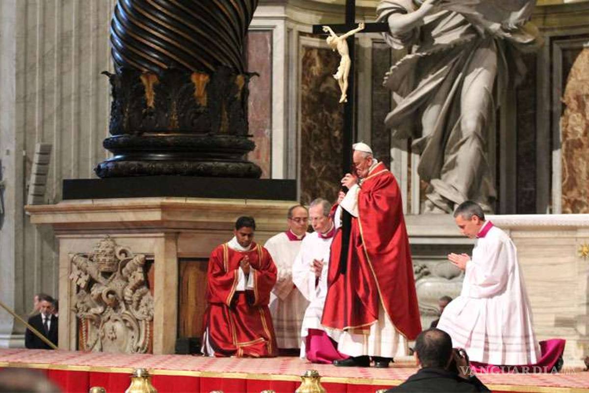 Aquí puedes ver la misa de Vía Crucis de Viernes Santo del Papa Francisco en el Vaticano (En Vivo)