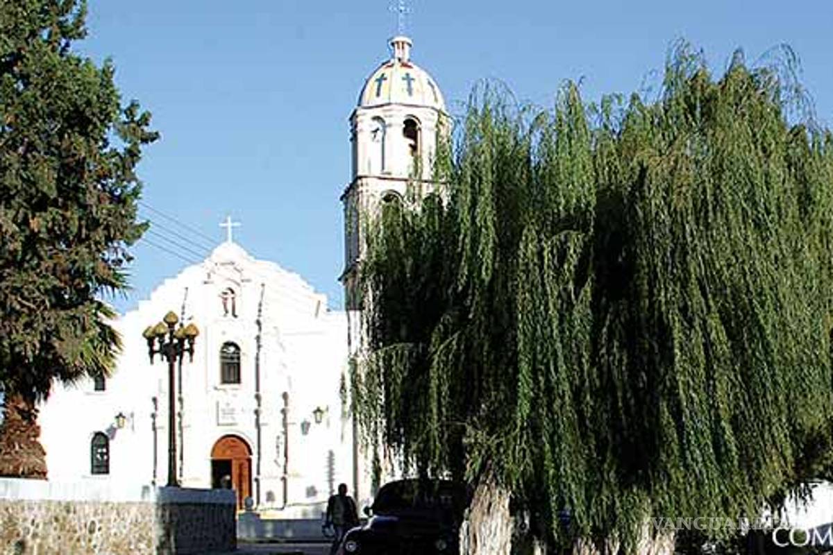 Embellecen plaza principal de Arteaga, Coahuila