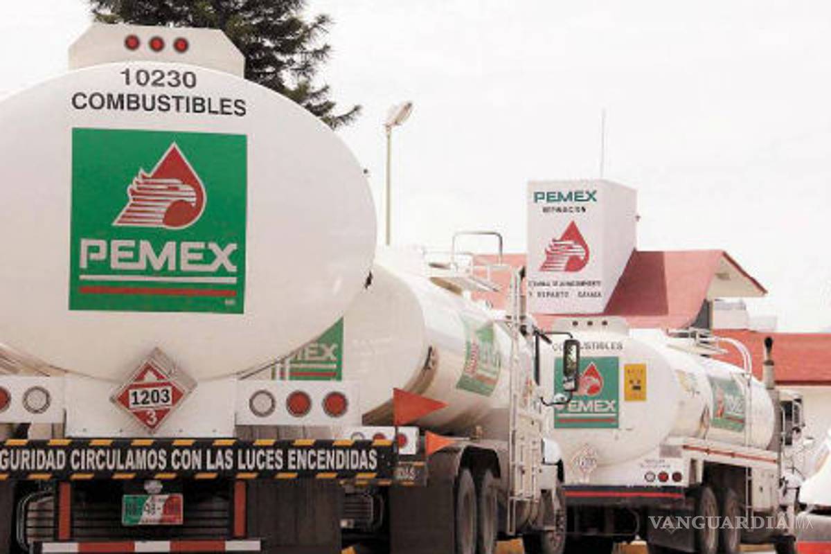 Mientras mexicanos pagan la gasolina más cara, Pemex oculta ganancias por más de 4 mil millones de dólares
