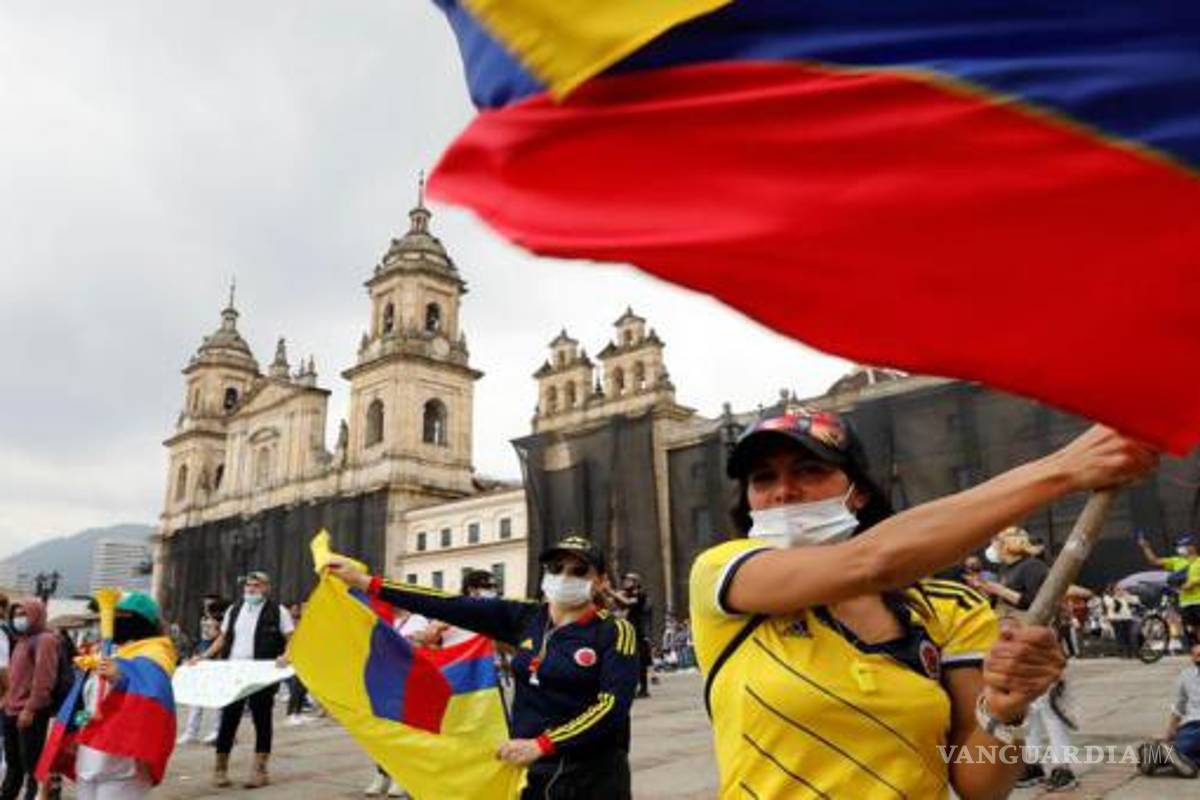Van 40 manifestantes muertos en Colombia, asegura ONG