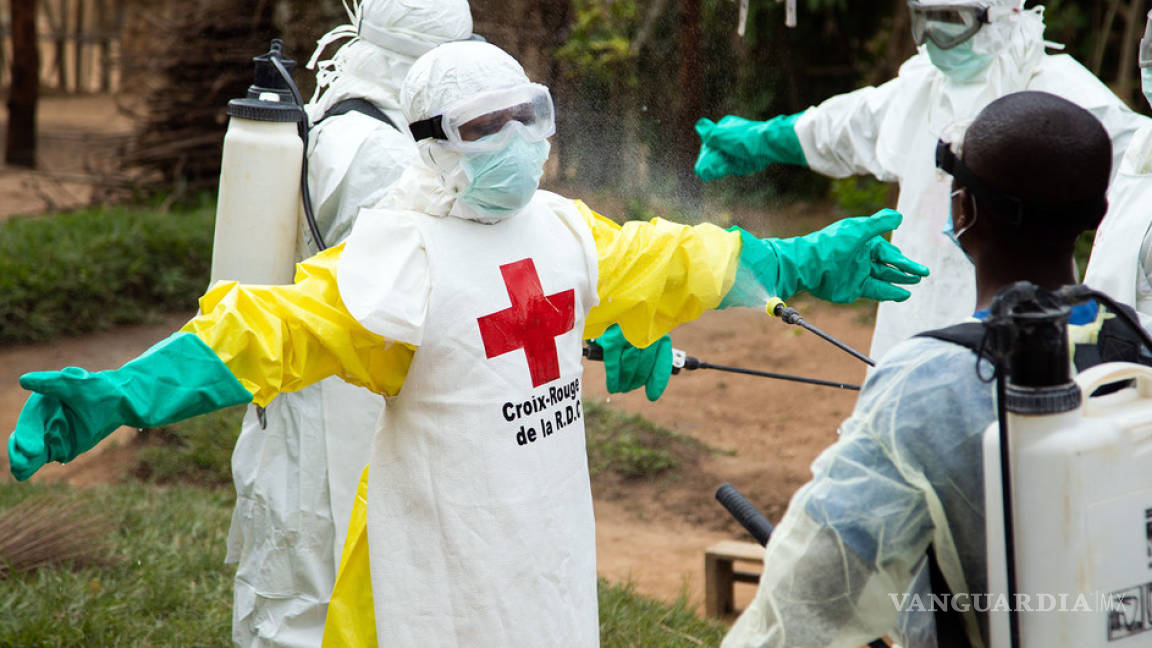 En medio de crisis por COVID-19, reaparece ébola en África