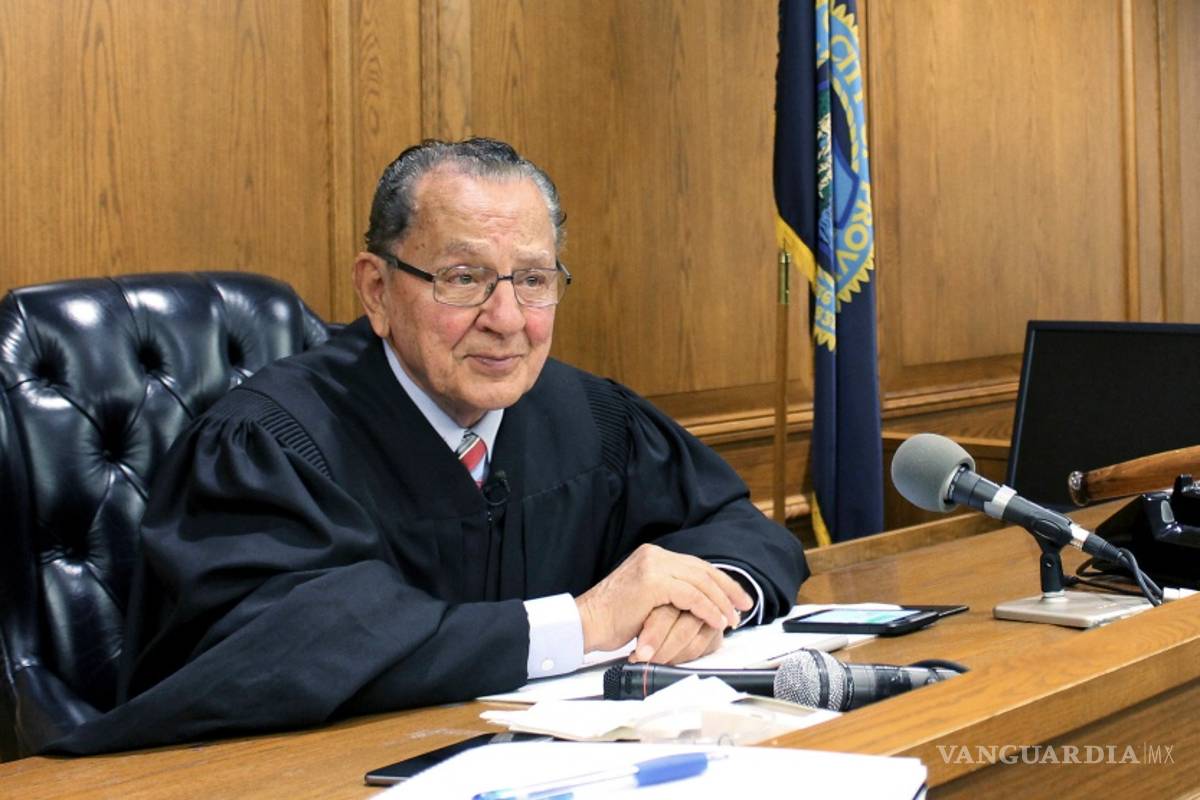 Frank Caprio , un juez de 80 años se hace famoso en internet en EU