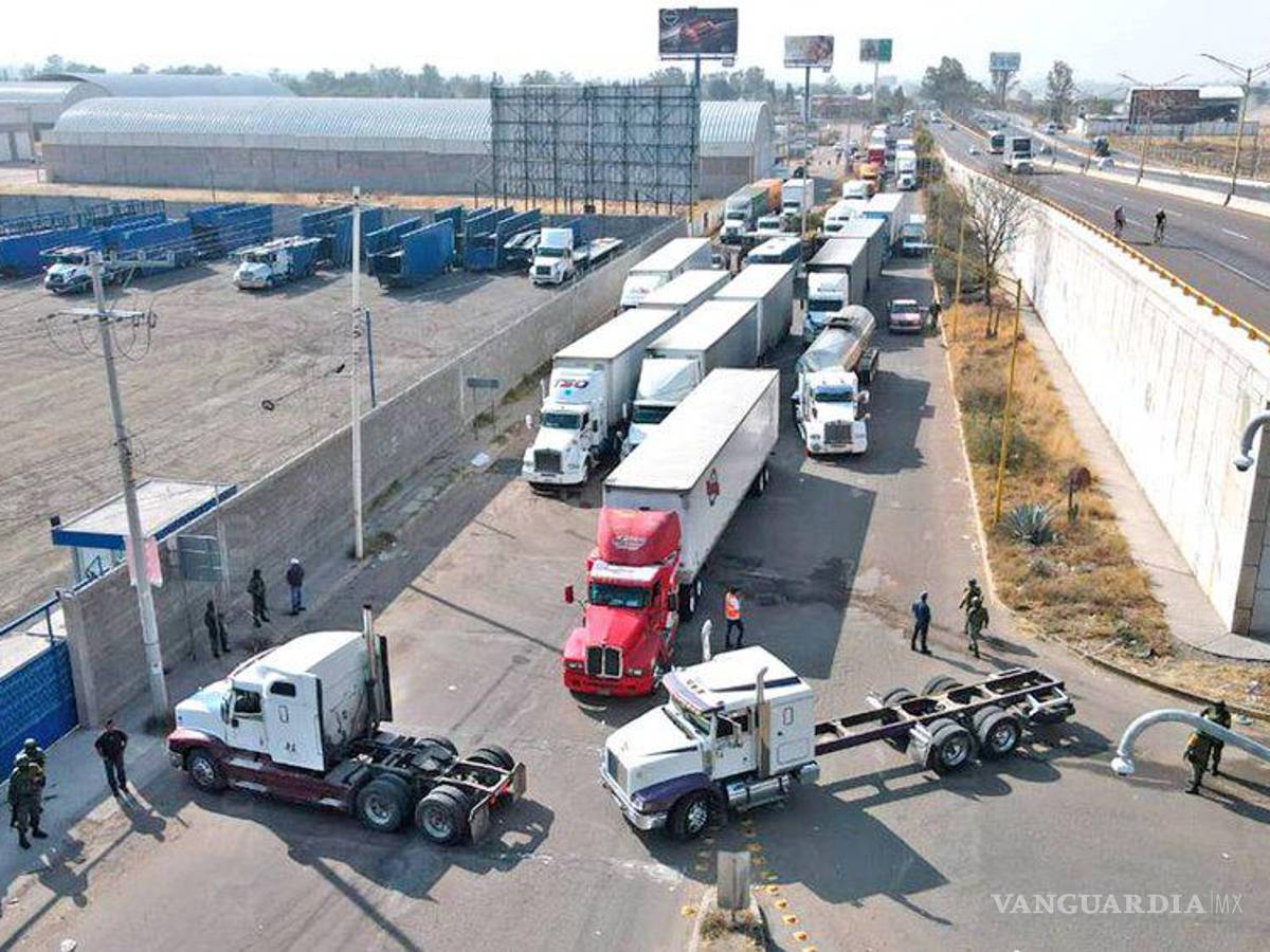 $!Transportistas dan un mes a autoridades para cumplir sus demandas