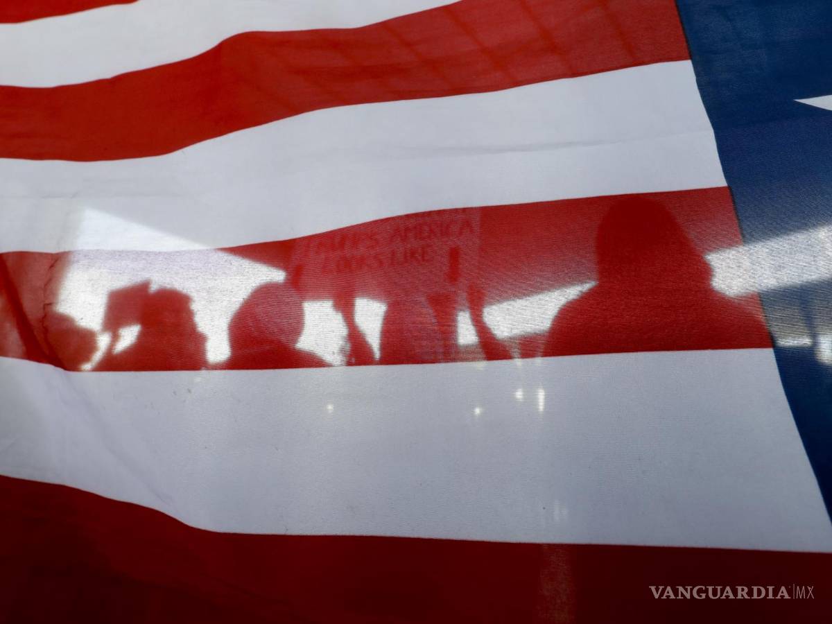 $!La encuesta reveló que el 51% de los adultos de Estados Unidos opina que la democracia funciona “no demasiado bien” o “nada bien”.