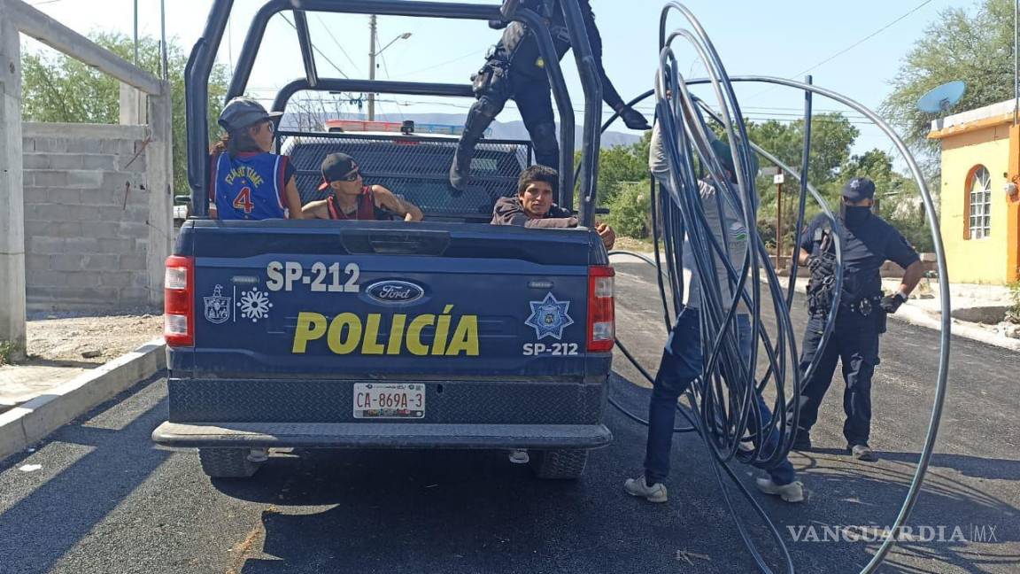 Saqueaban tubería del Simas Monclova; oficiales de Policía Municipal detienen a tres