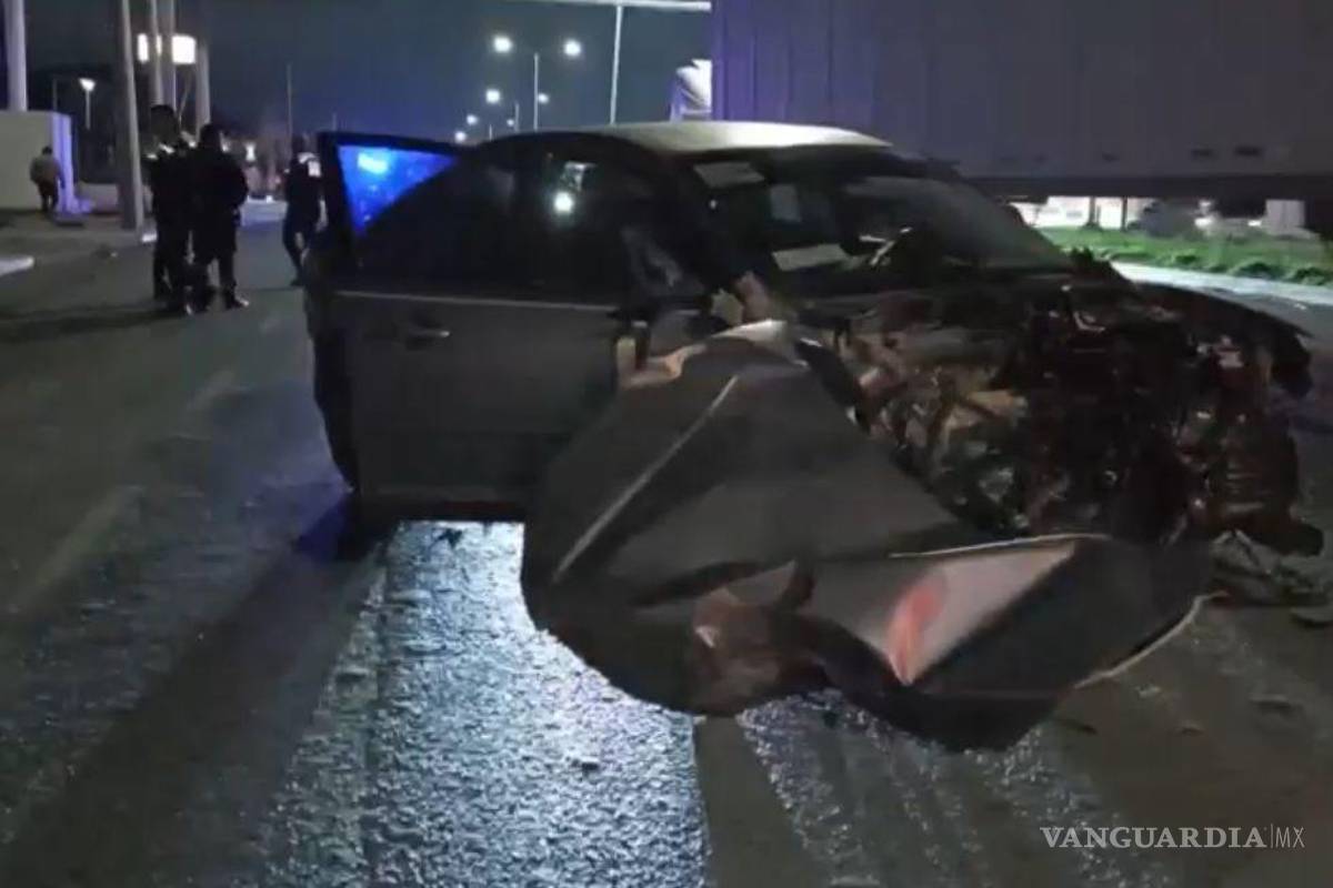 $!Elementos de Tránsito Municipal detuvieron al conductor en estado de ebriedad en el lugar del siniestro.