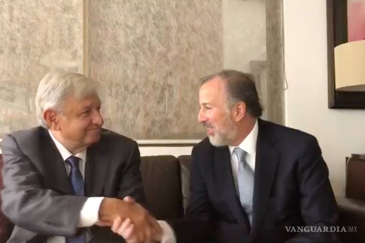 Le llueve a AMLO en Facebook por reunión con Meade