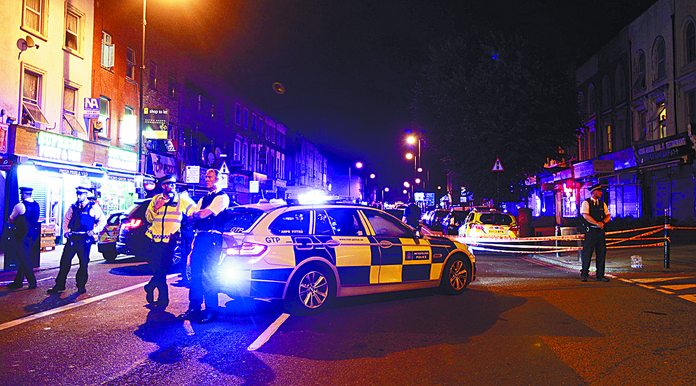 Ataque terrorista deja un muerto y 10 heridos en Londres