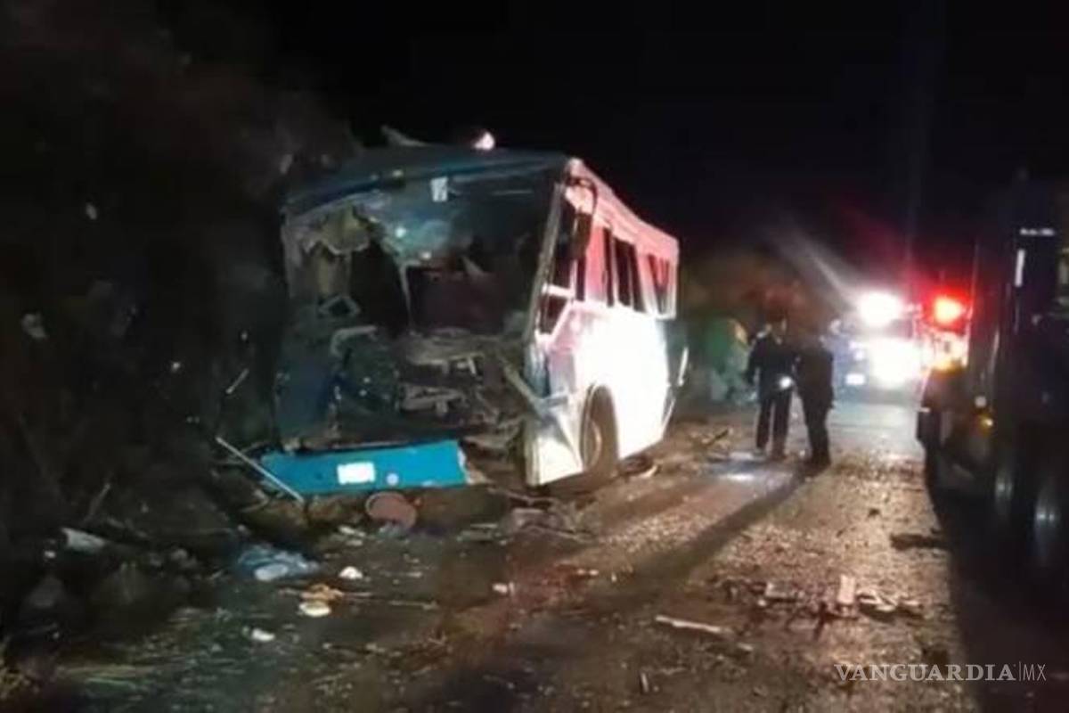 Mueren 14 en accidente carretero en Jalisco, 13 jornaleros y el chofer