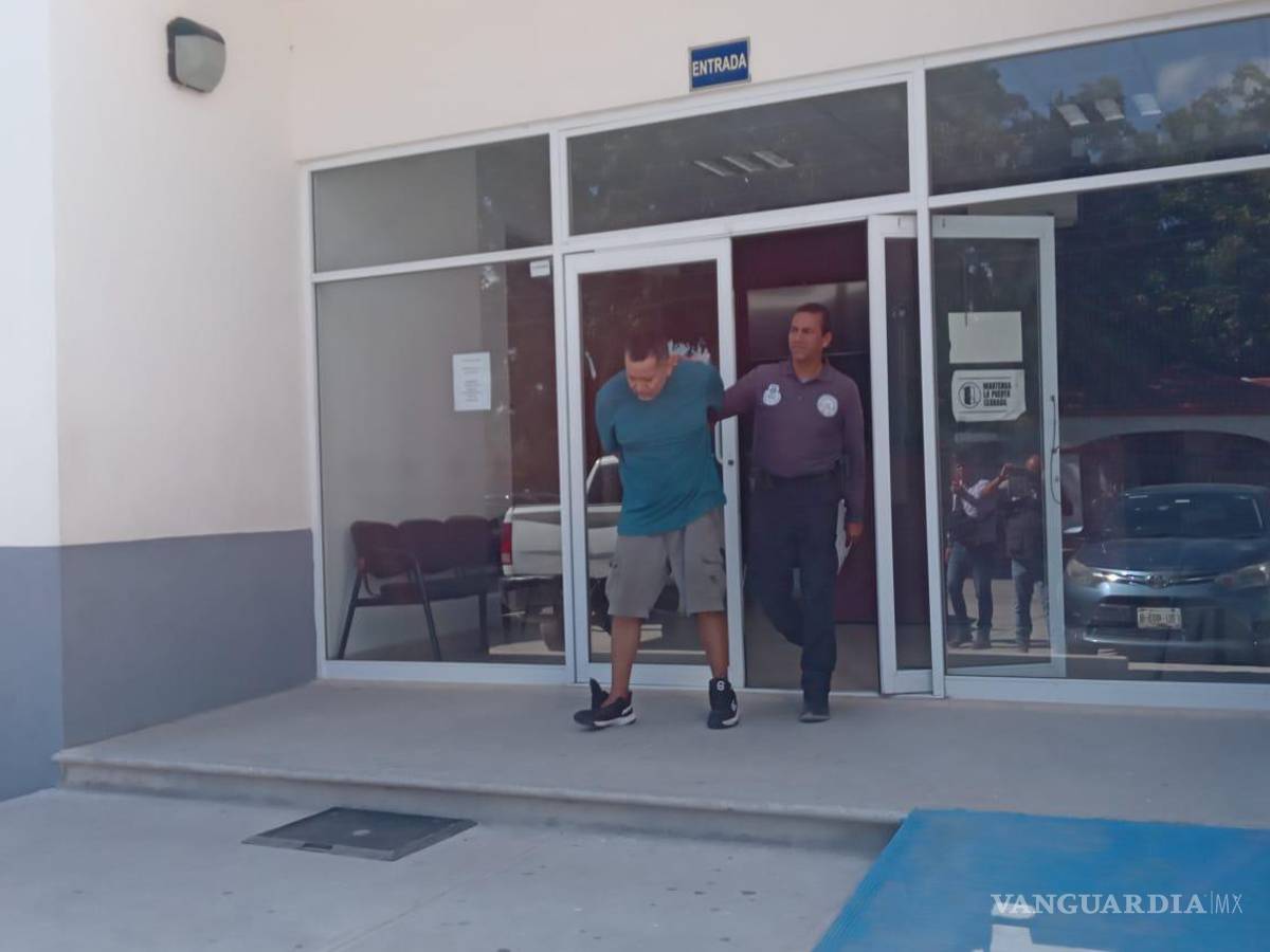 $!Agentes ministeriales trasladaron a “El Quico” al penal de Saltillo bajo fuerte custodia.