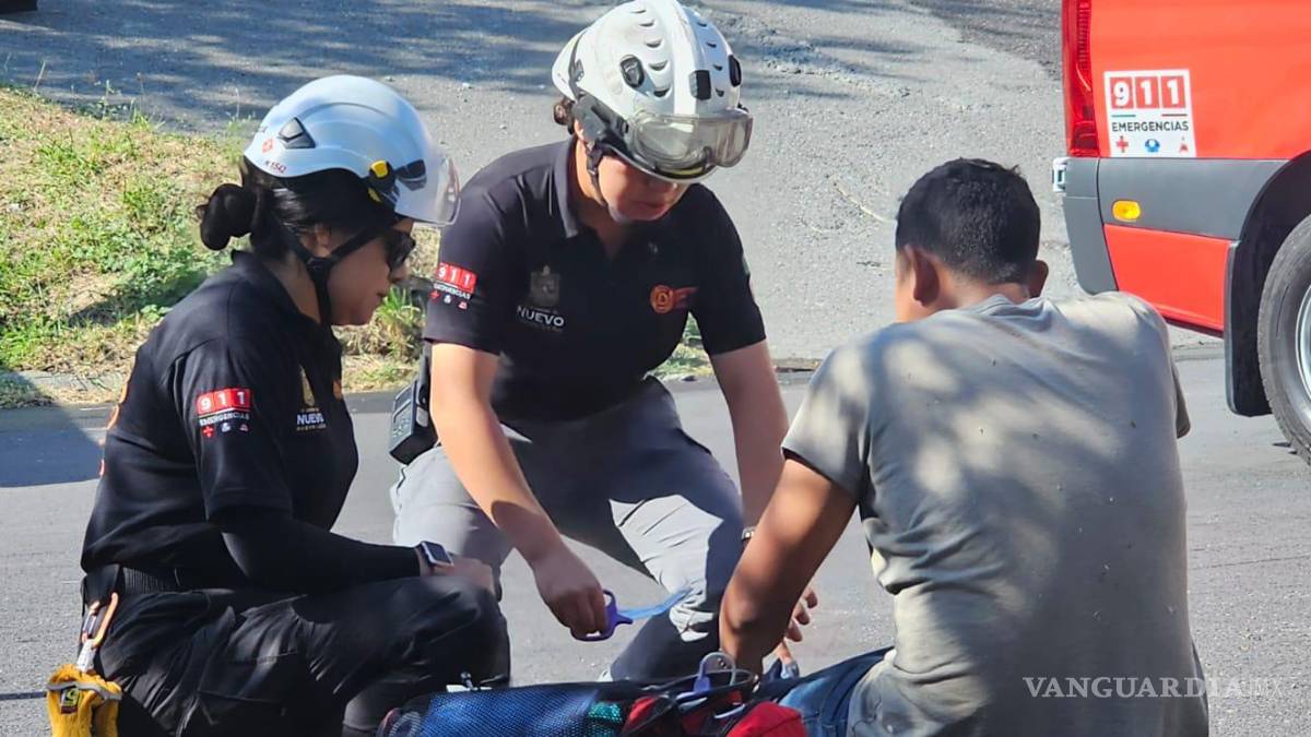 Se registra choque entre grúa y cuatro vehículos particulares, en NL