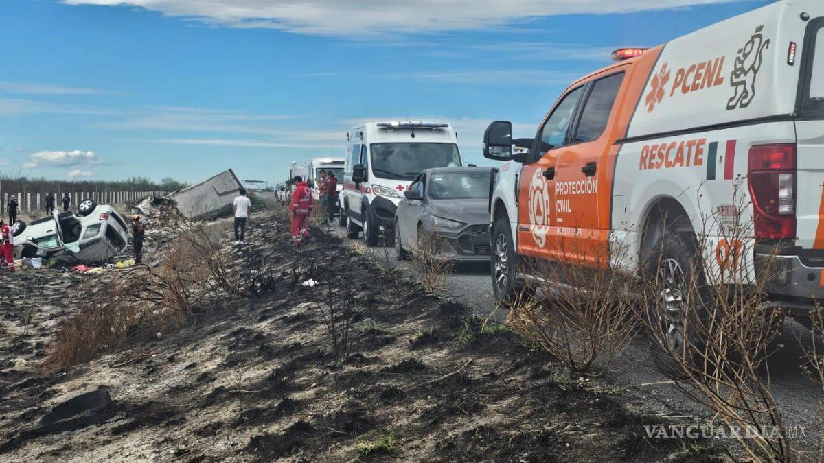 Fallece familia coahuilense en choque contra camión, en Mina, Nuevo León