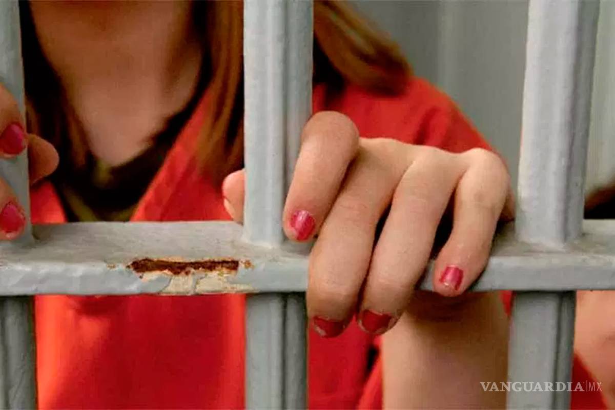 'Perversa y malvada' madre dejó que su esposo violara y embarazara a su hija