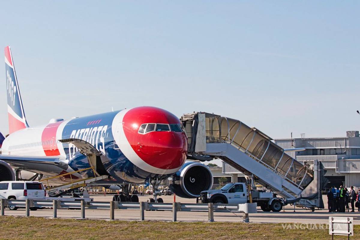 Patriots prestan su avión a supervivientes de tiroteo para ir a marcha en Washington