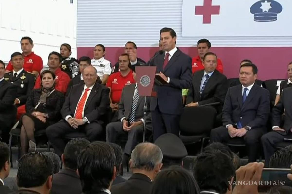 Peña Nieto pide unidad para enfrentar momentos adversos