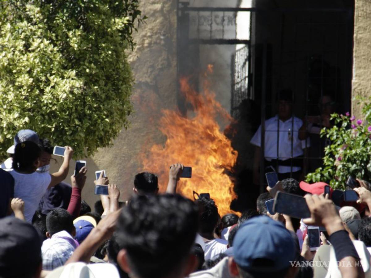 $!Sujetos quemados en Puebla no eran "robachicos", sino campesinos