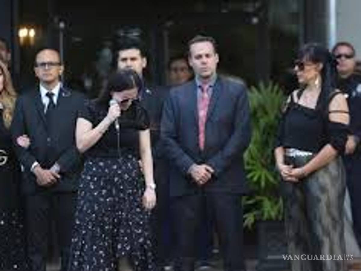 $!Sarita busca un panteón barato para las cenizas de José José; señalan que están en crisis económica