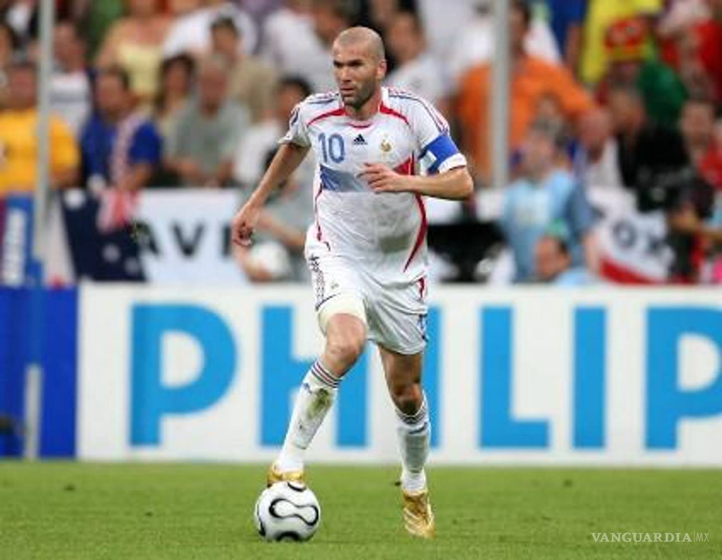 $!Elegancia y liderazgo en estado puro. Zidane condujo a Francia a su primer título mundial en 1998 con una actuación memorable en la final.