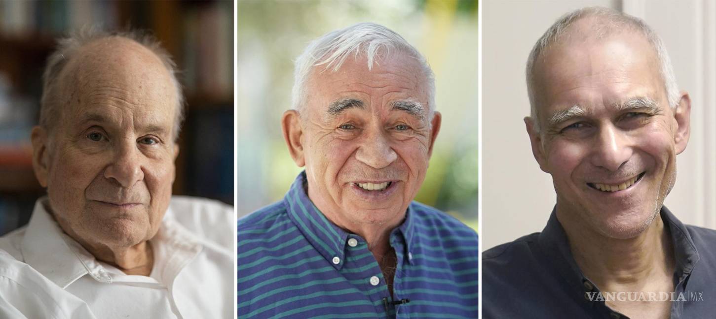 $!De izquierda a derecha Louis Brus, Alexei Ekimov y Moungi Bawendi ganadores del Premio Nobel de Química por su trabajo sobre los puntos cuánticos.