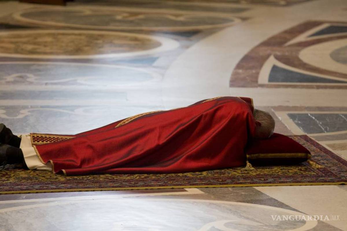 Preside el papa la ceremonia de la Pasión de Cristo en el Vaticano