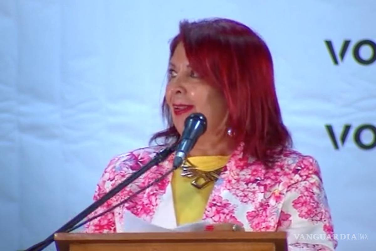 ‘Olvida’ candidata a alcaldía su plan de trabajo en pleno debate y las redes se la acaban