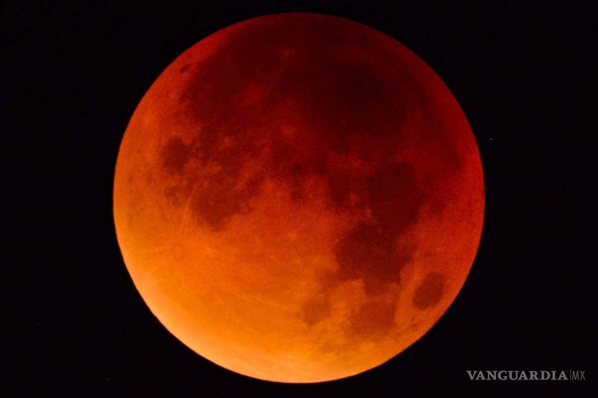 Se preparan para ver el eclipse lunar más largo del siglo XXI