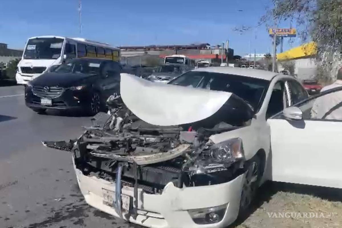 Hombre de la tercera edad causa choque por alcance en Ramos Arizpe