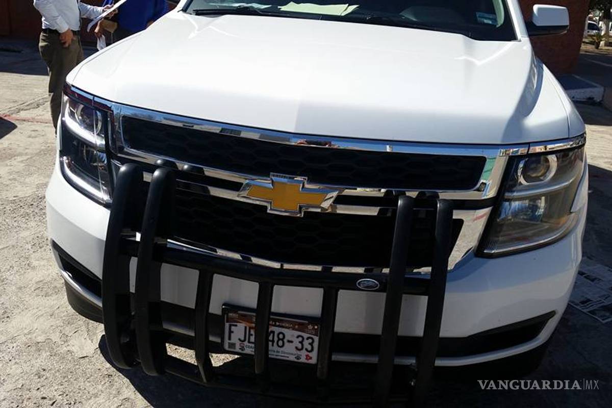 $!Embargan camioneta de alcalde por adeudo en Presidencia